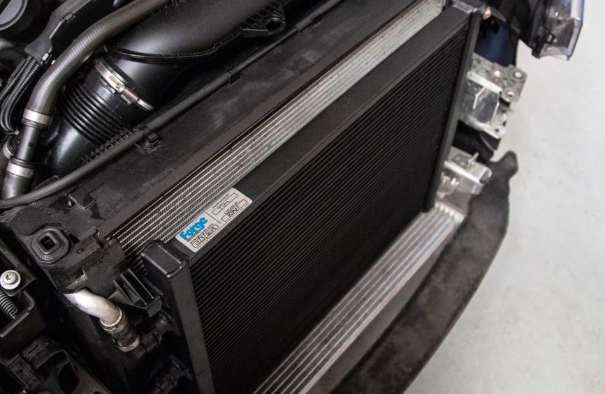 Forge Motorsport verseny Chargecooler hűtő BMW F22 M2