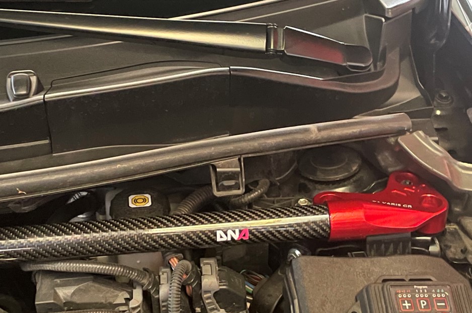 Toyota Yaris GR DNA Racing Carbon fiber front strut bar kit